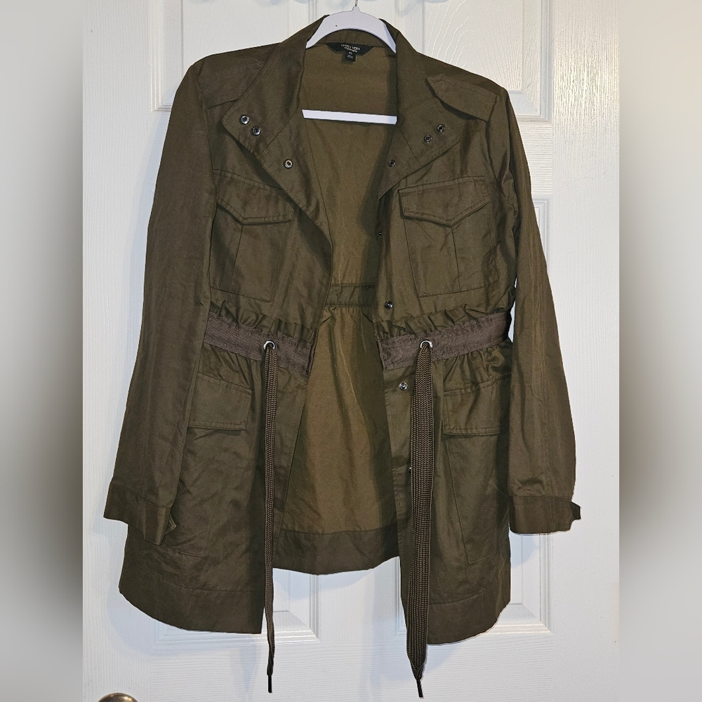Simply Vera VeraWang Army Military Rain Coat Jacket Feminine Tied Waist XS J19
